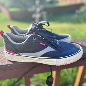 Mens Levi’s Classic Retro Style Sidewalk Sneakers Shoes Size 9 Canvas Skateboard